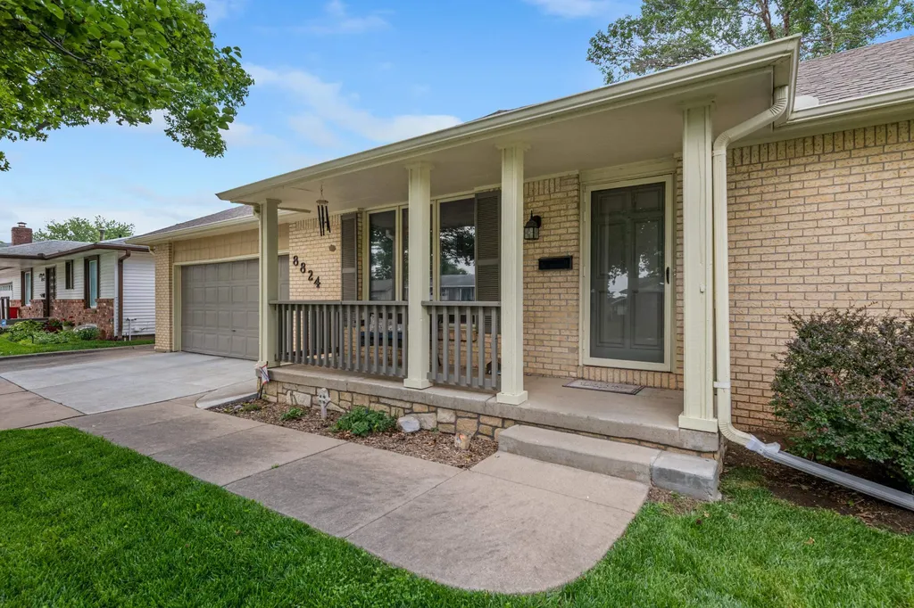 8824 W Birch Lane Wichita KS 67212