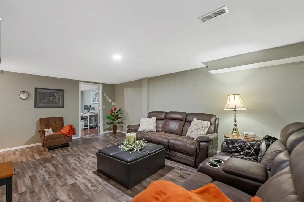 8824 W Birch Lane Wichita KS 67212