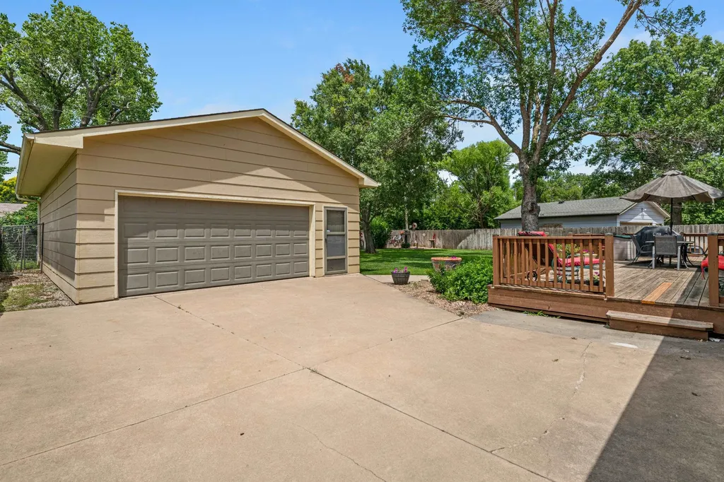 8824 W Birch Lane Wichita KS 67212