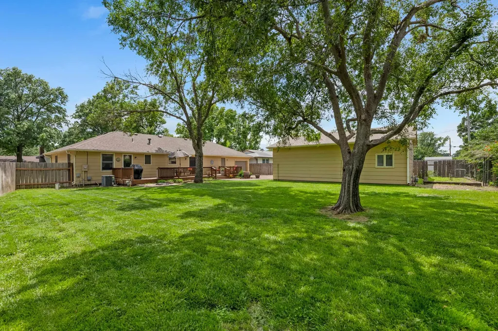 8824 W Birch Lane Wichita KS 67212