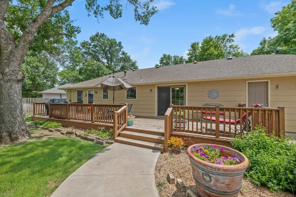 8824 W Birch Lane Wichita KS 67212