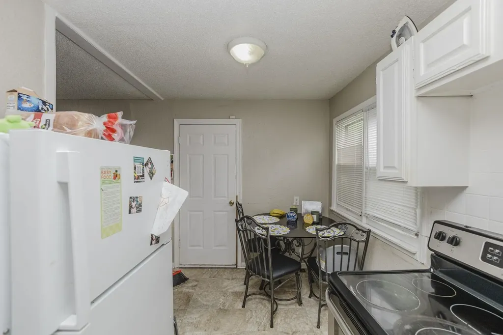 2710 N Gentry Wichita KS 67220