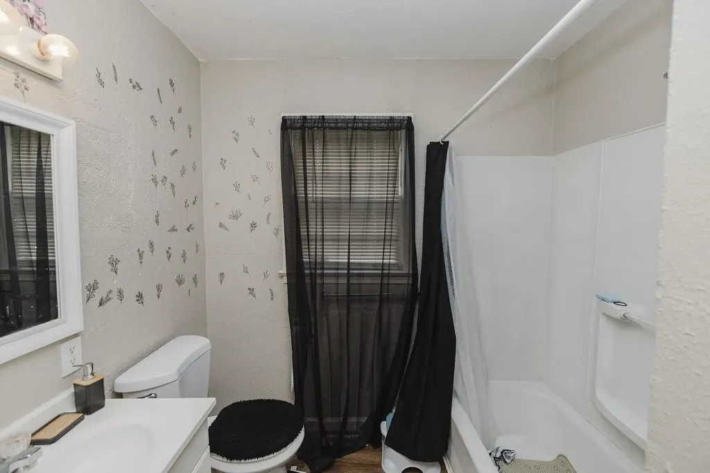 2710 N Gentry Wichita KS 67220