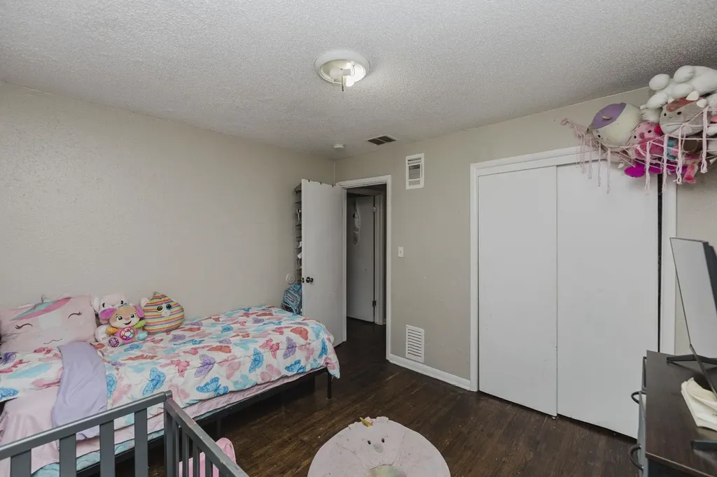 2710 N Gentry Wichita KS 67220