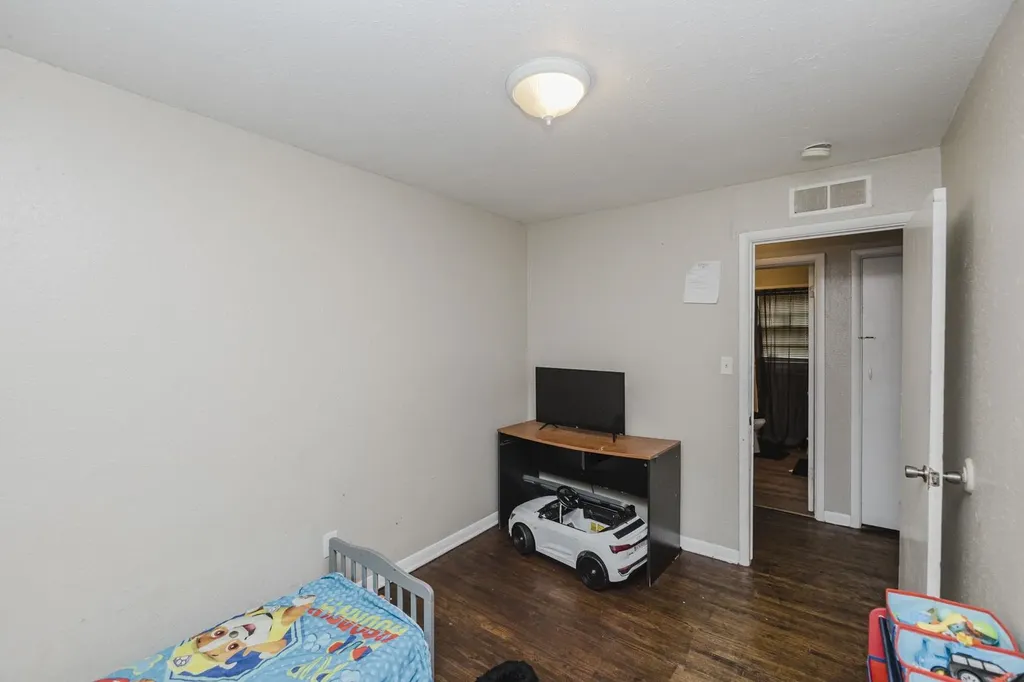 2710 N Gentry Wichita KS 67220