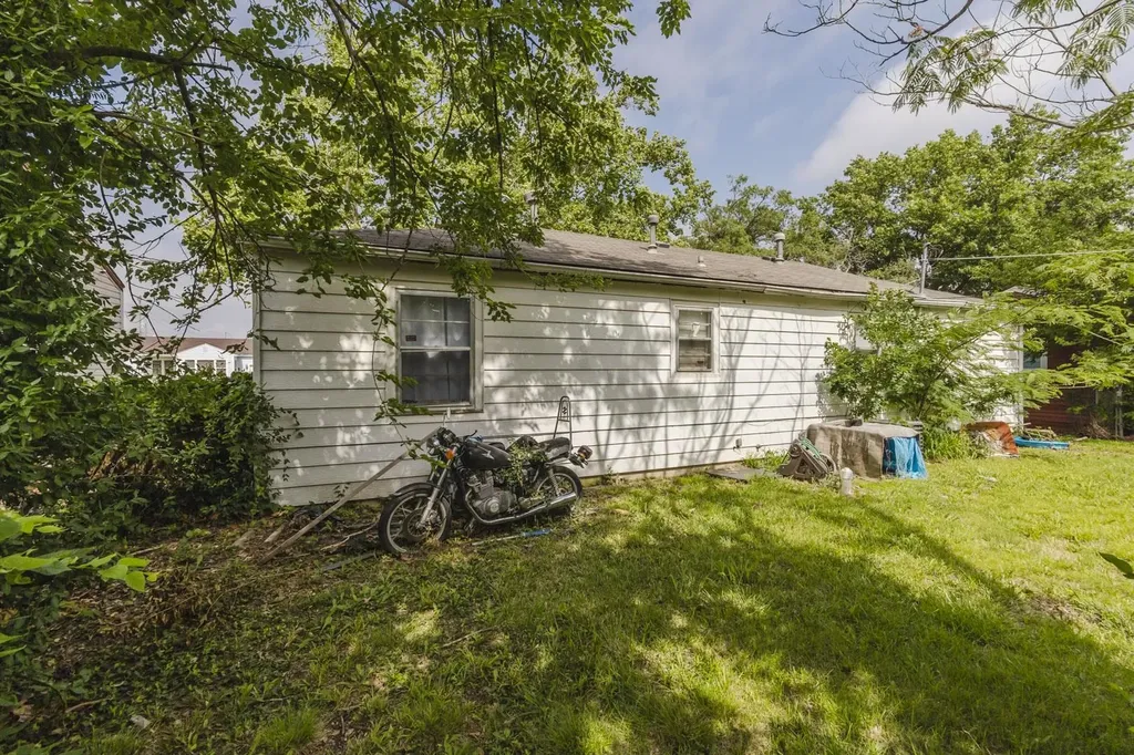 2710 N Gentry Wichita KS 67220