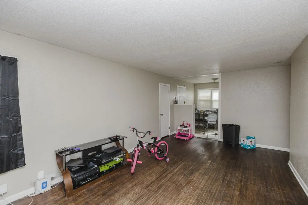 2710 N Gentry Wichita KS 67220