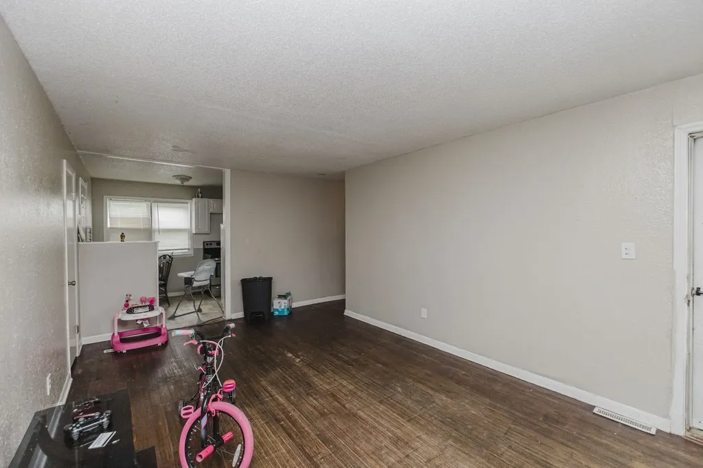 2710 N Gentry Wichita KS 67220
