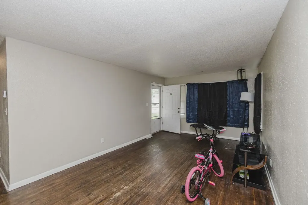 2710 N Gentry Wichita KS 67220