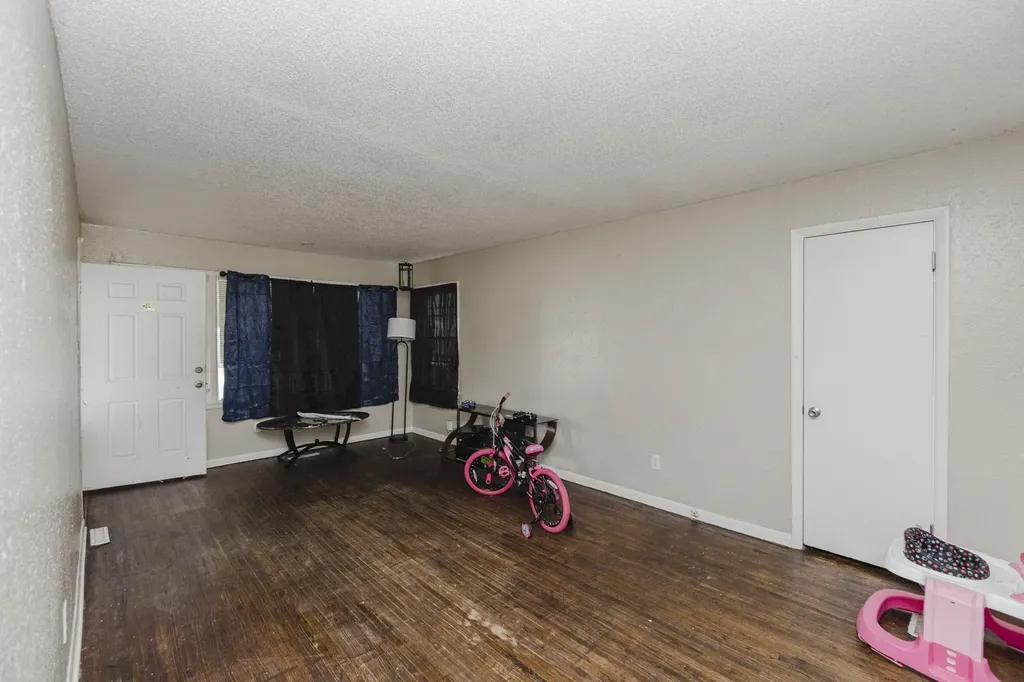 2710 N Gentry Wichita KS 67220