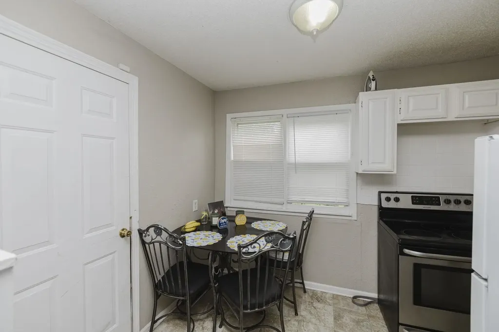 2710 N Gentry Wichita KS 67220