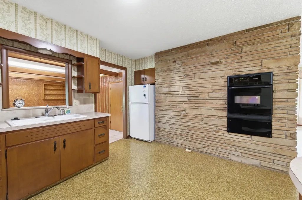 6101 S Ellis Wichita KS 67216