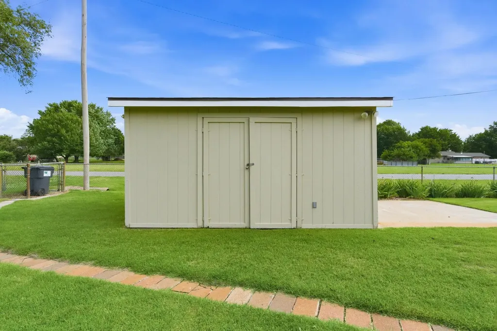 6101 S Ellis Wichita KS 67216