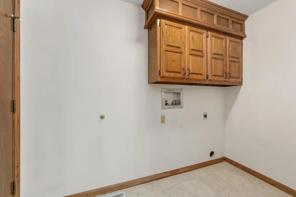 213 S Cardington Street Wichita KS 67209-4109