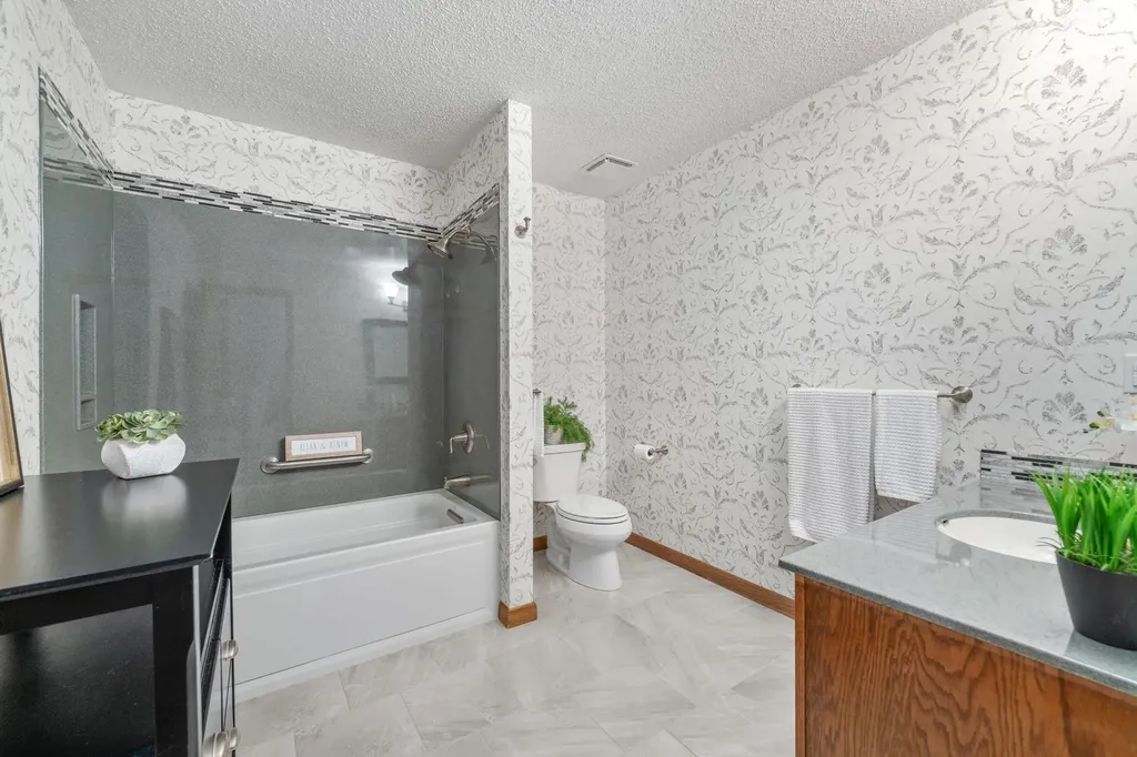 213 S Cardington Street Wichita KS 67209-4109