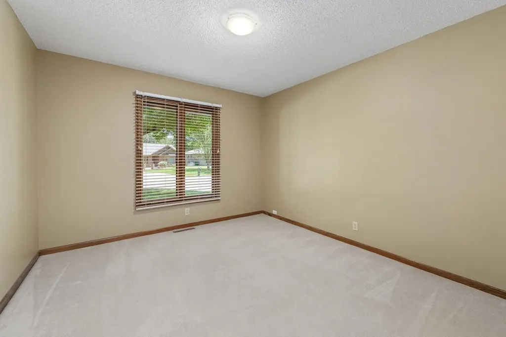 213 S Cardington Street Wichita KS 67209-4109