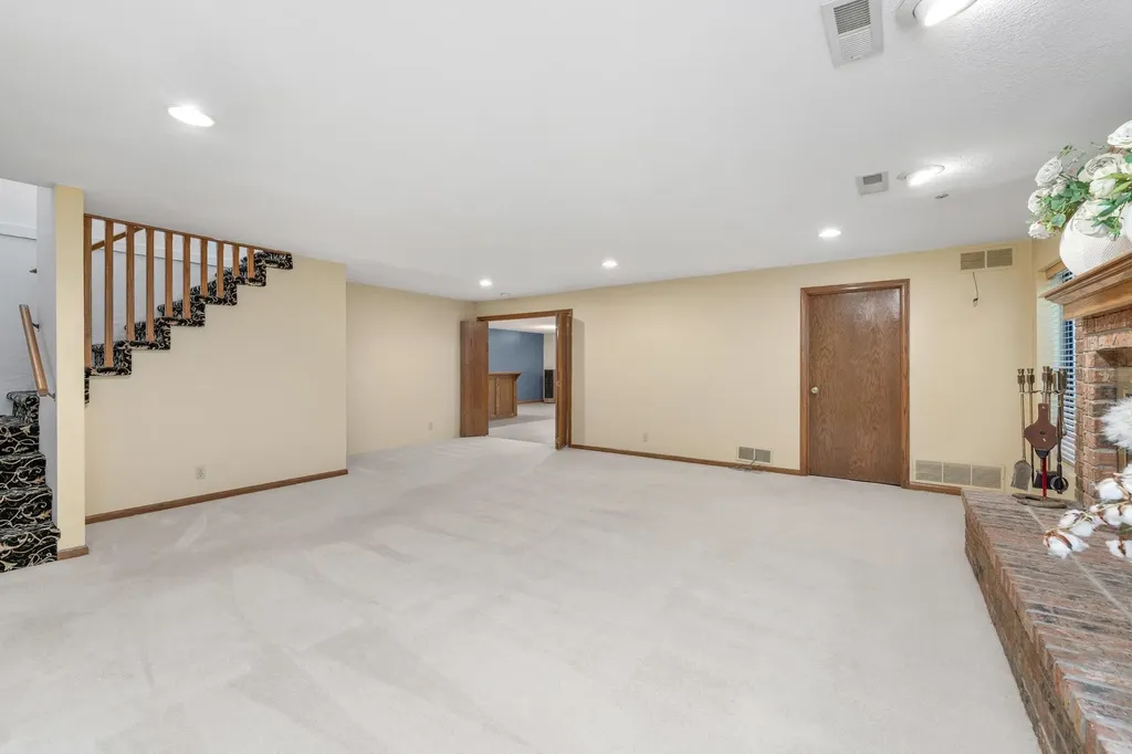 213 S Cardington Street Wichita KS 67209-4109