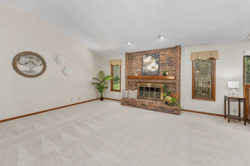 213 S Cardington Street Wichita KS 67209-4109