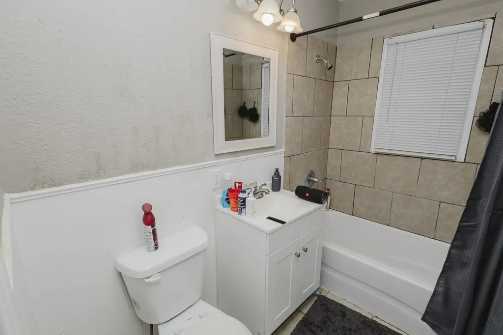 1724 S Volutsia Wichita KS 67211