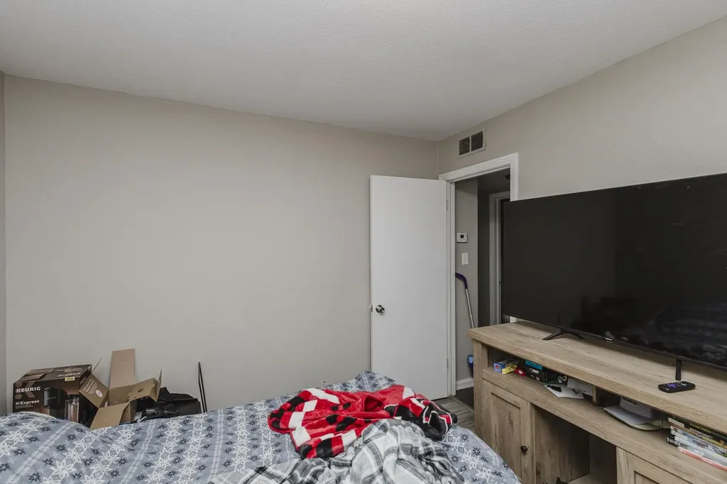 1724 S Volutsia Wichita KS 67211