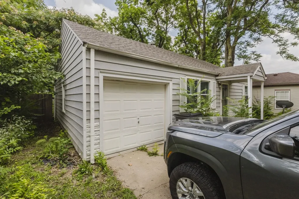 1724 S Volutsia Wichita KS 67211