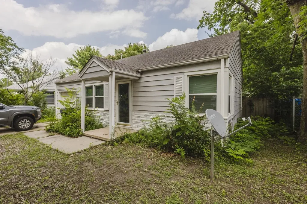 1724 S Volutsia Wichita KS 67211