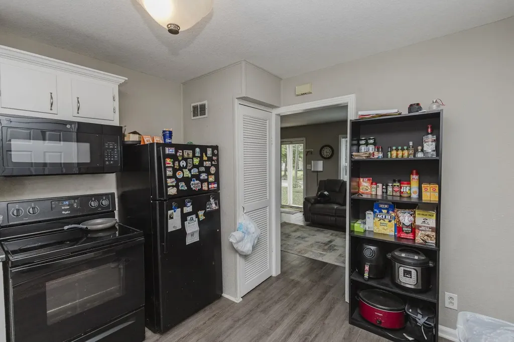 1724 S Volutsia Wichita KS 67211