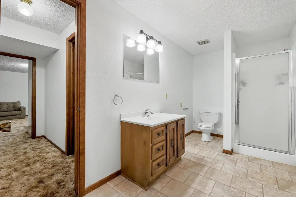1700-1704 N Fairway Drive Augusta KS 67010
