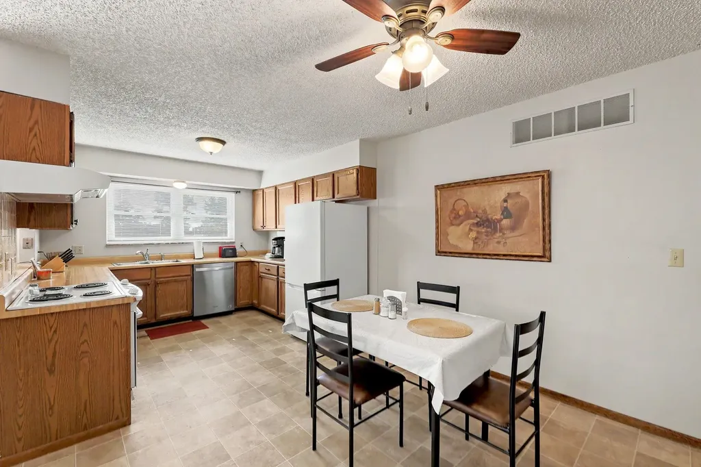 1700-1704 N Fairway Drive Augusta KS 67010