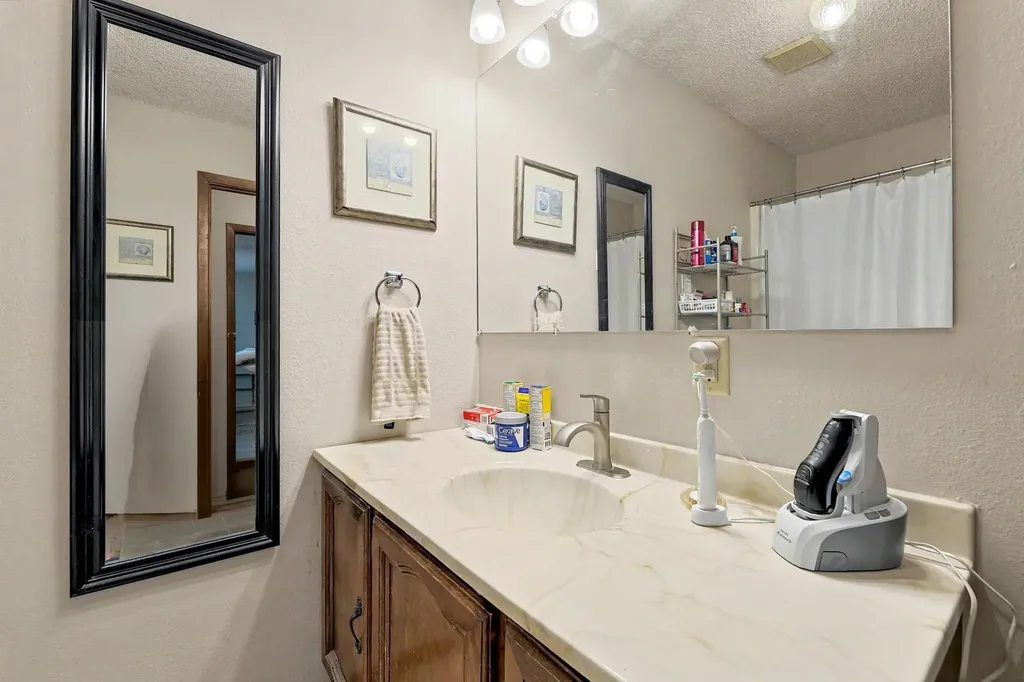 1700-1704 N Fairway Drive Augusta KS 67010