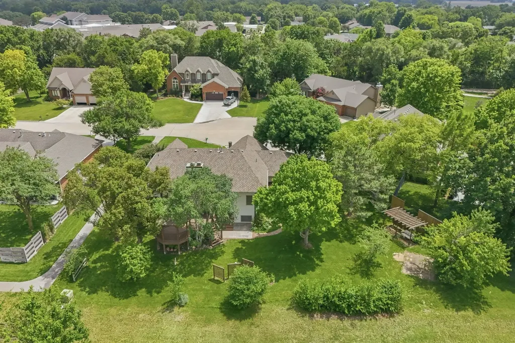 328 Campus Court North Newton KS 67117