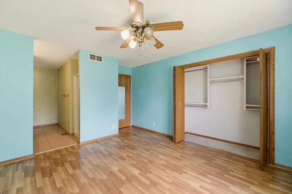 2304 N Lakeway Circle Wichita KS 67205