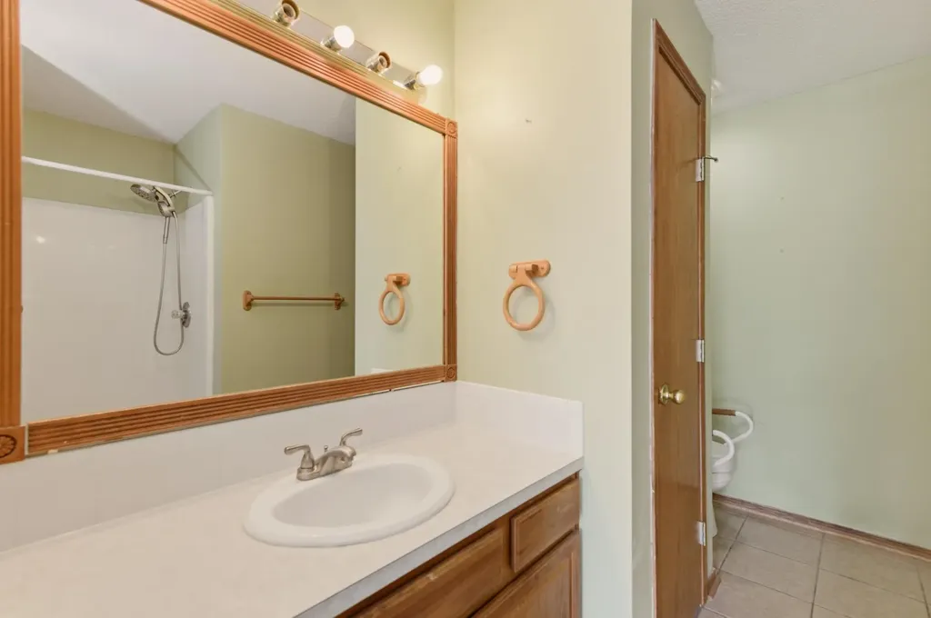 2304 N Lakeway Circle Wichita KS 67205