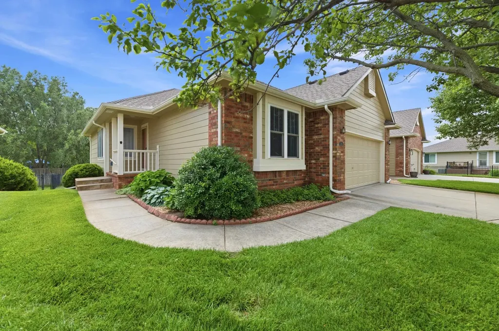 2304 N Lakeway Circle Wichita KS 67205