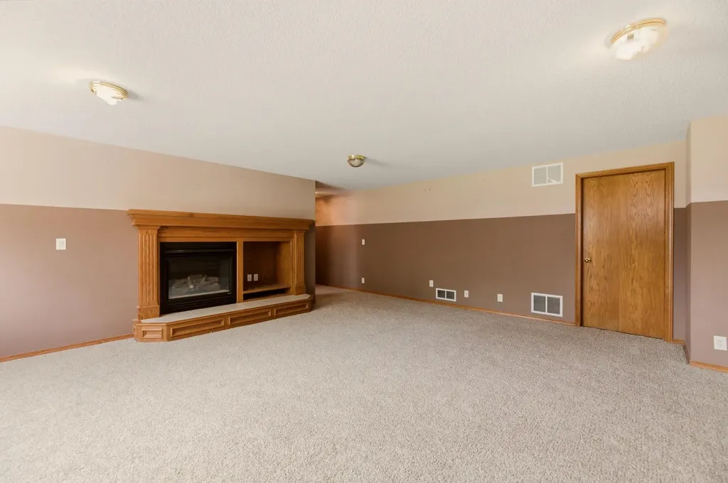2304 N Lakeway Circle Wichita KS 67205