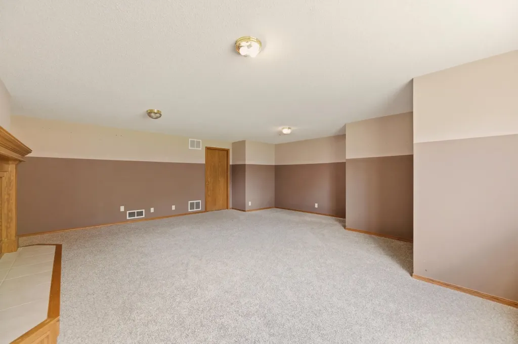 2304 N Lakeway Circle Wichita KS 67205