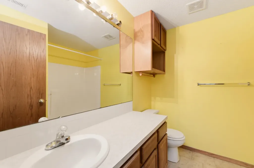 2304 N Lakeway Circle Wichita KS 67205