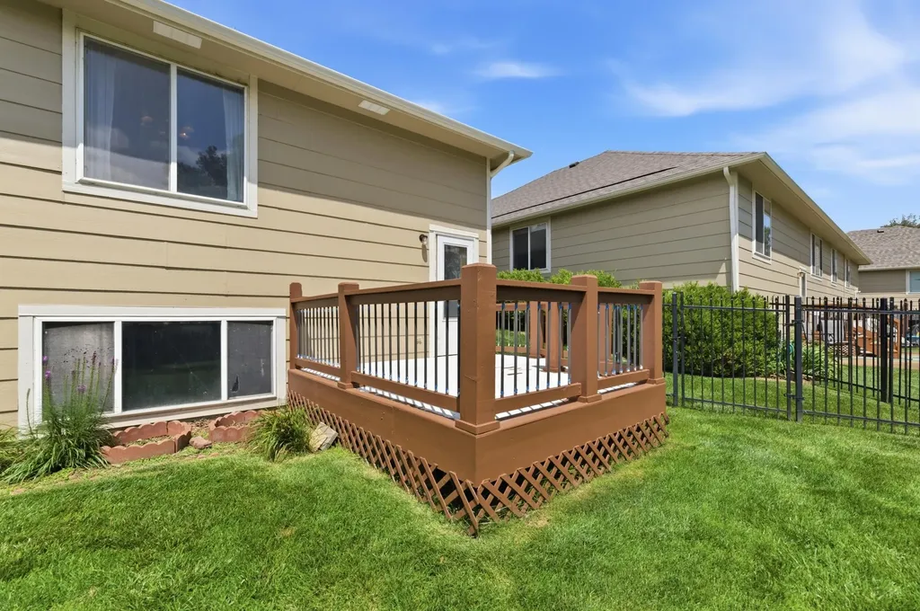 2304 N Lakeway Circle Wichita KS 67205