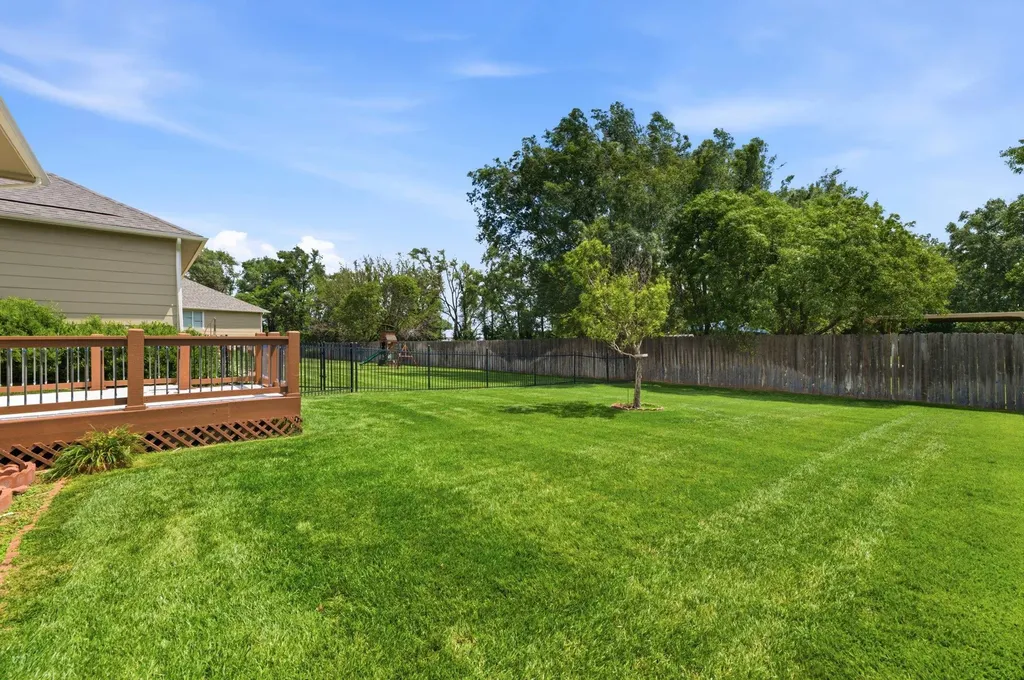 2304 N Lakeway Circle Wichita KS 67205