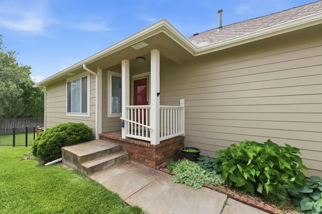 2304 N Lakeway Circle Wichita KS 67205