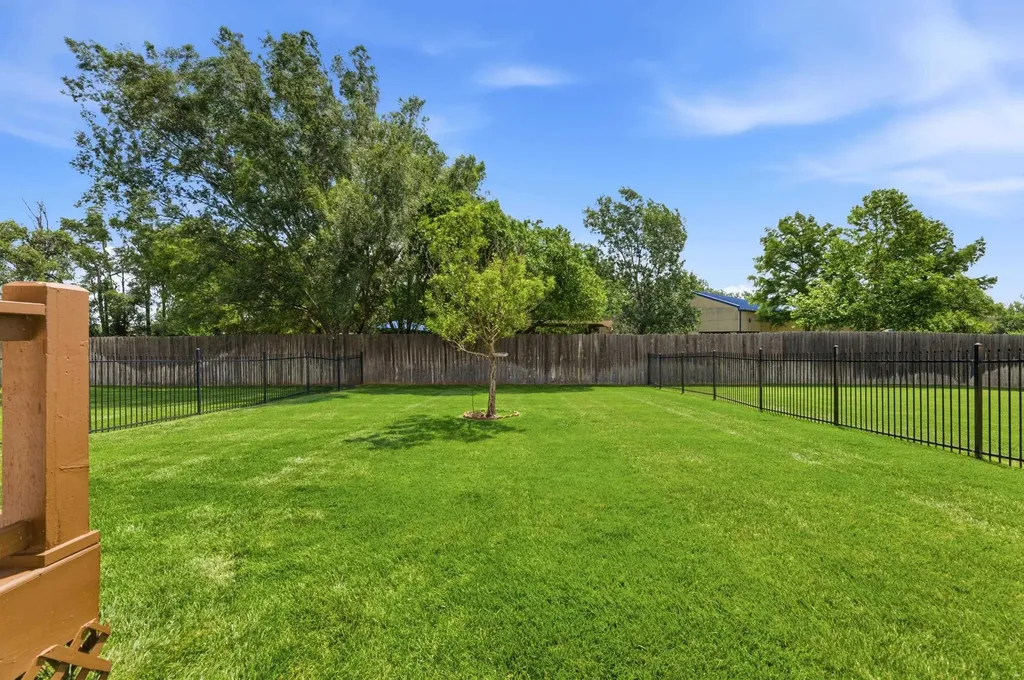 2304 N Lakeway Circle Wichita KS 67205