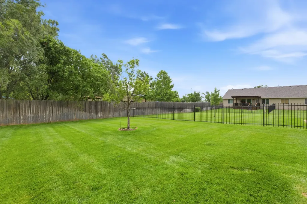 2304 N Lakeway Circle Wichita KS 67205