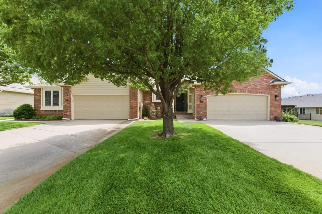 2304 N Lakeway Circle Wichita KS 67205