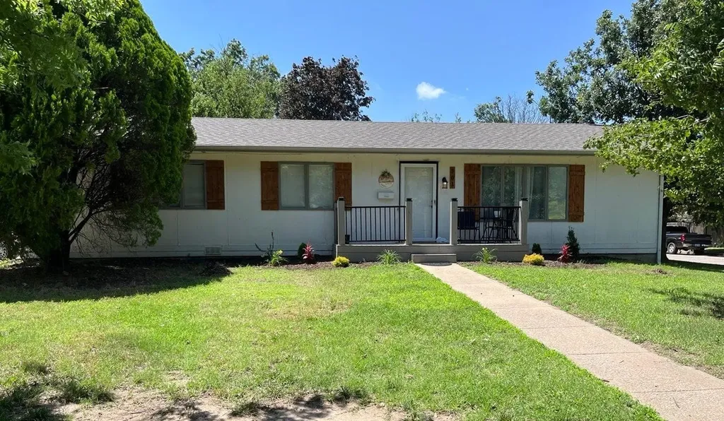 501 S Mount Carmel Avenue Wichita KS 67213-2311