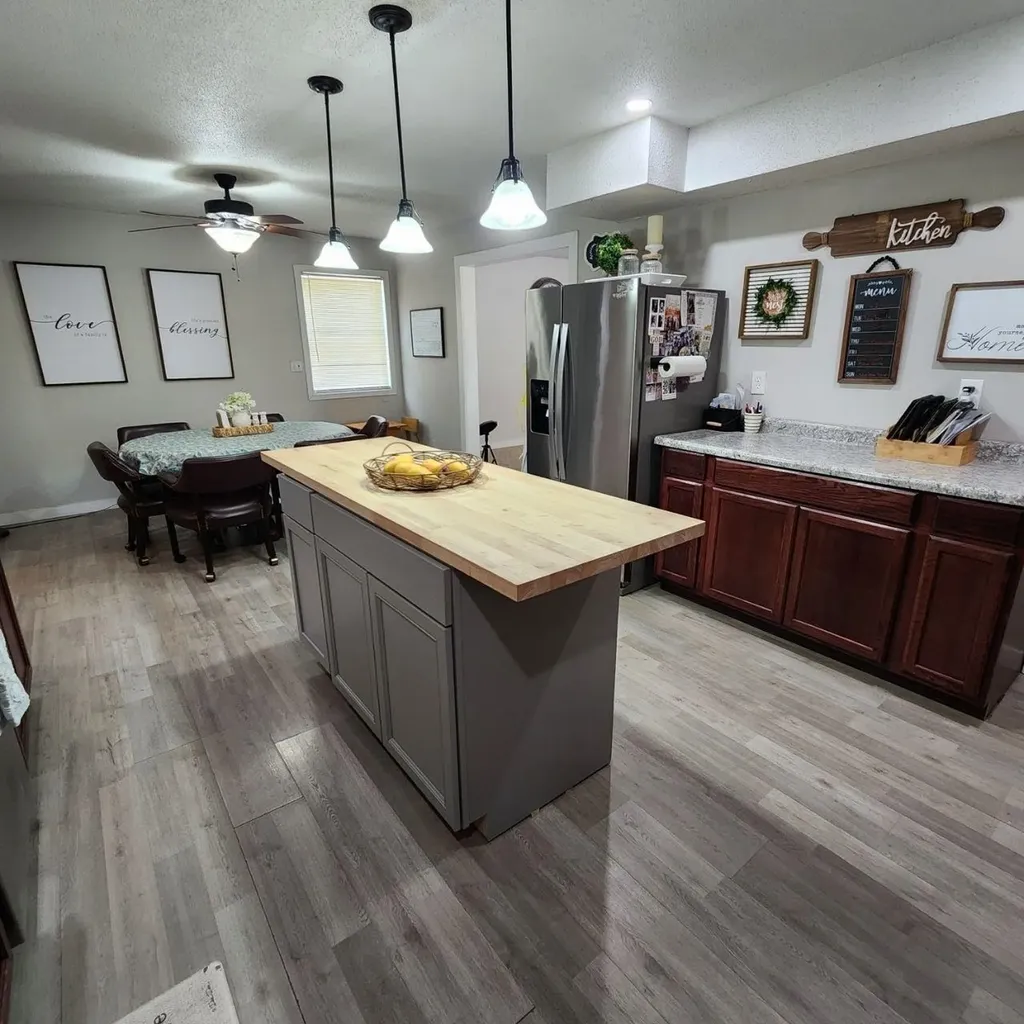 501 S Mount Carmel Avenue Wichita KS 67213-2311