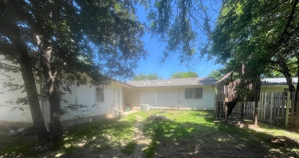 501 S Mount Carmel Avenue Wichita KS 67213-2311
