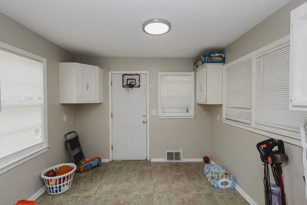 808 N Oliver Avenue Wichita KS 67208