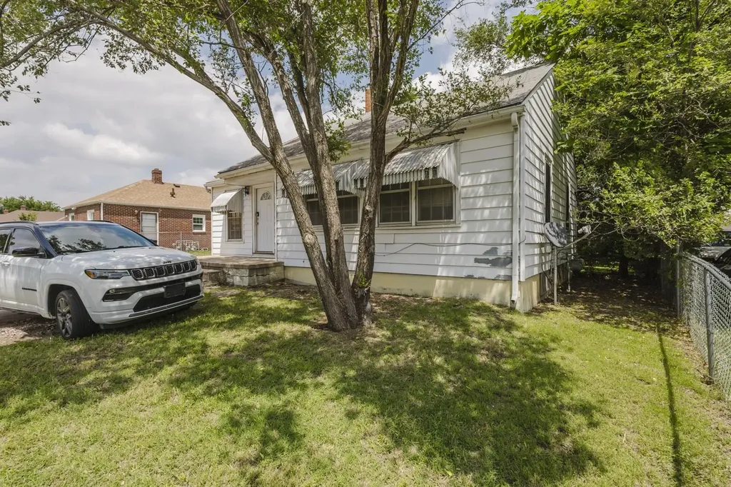 808 N Oliver Avenue Wichita KS 67208