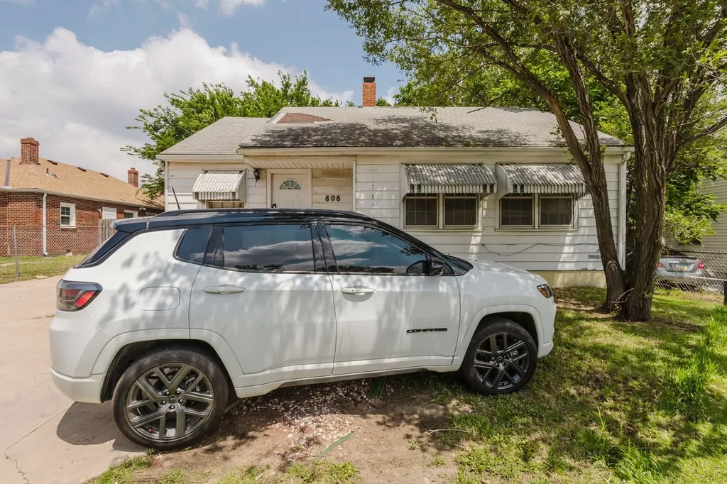808 N Oliver Avenue Wichita KS 67208