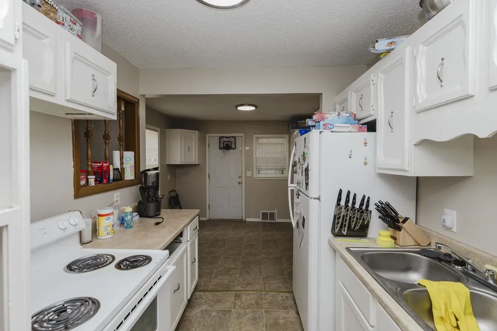 808 N Oliver Avenue Wichita KS 67208